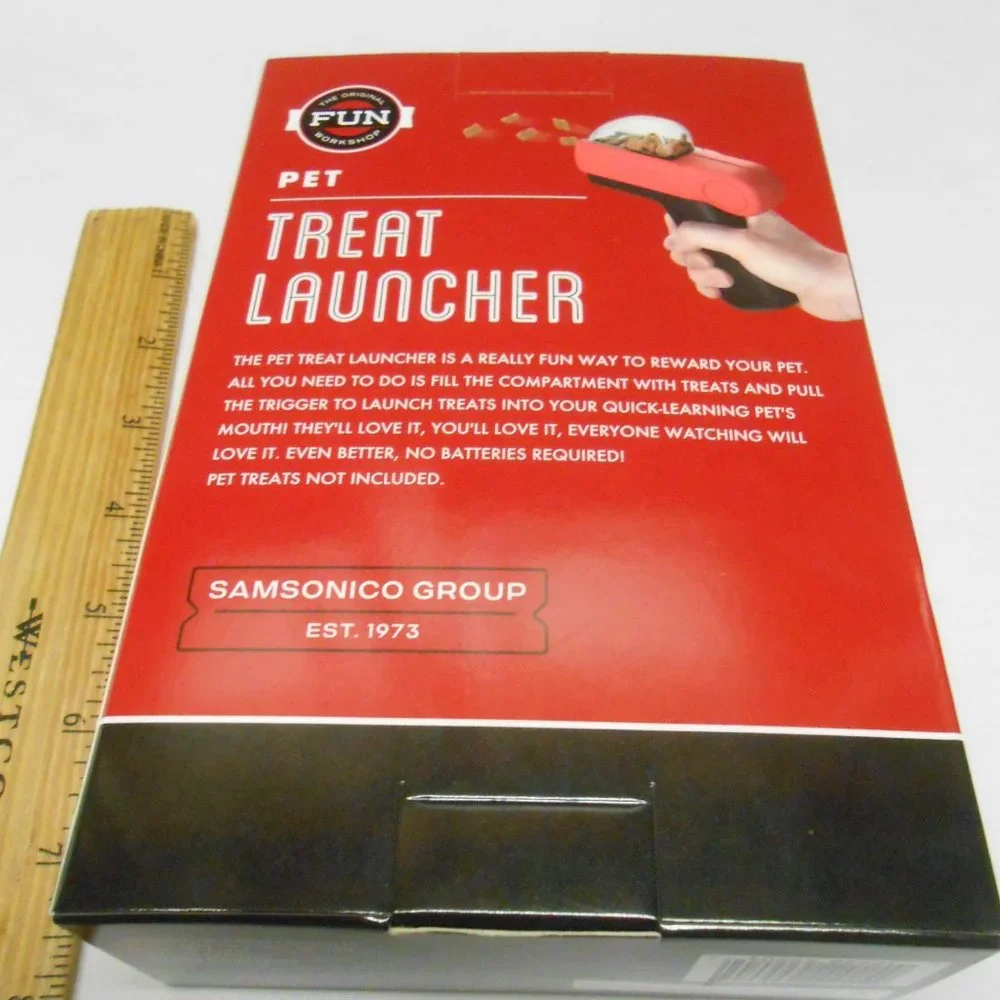 NIB Pet Treat Launcher Original fun Way to Reward Your pets great 🎄🎁🐶 NEW
